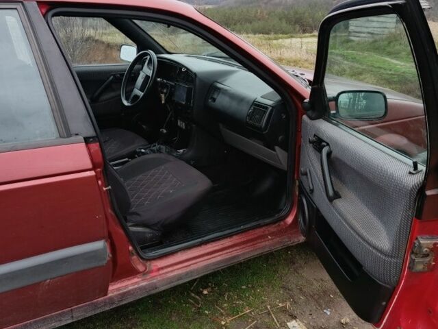 Червоний Фольксваген Пассат Варіант, об'ємом двигуна 1.8 л та пробігом 350 тис. км за 1200 $, фото 7 на Automoto.ua