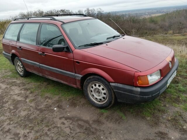 Червоний Фольксваген Пассат Варіант, об'ємом двигуна 1.8 л та пробігом 350 тис. км за 1200 $, фото 1 на Automoto.ua