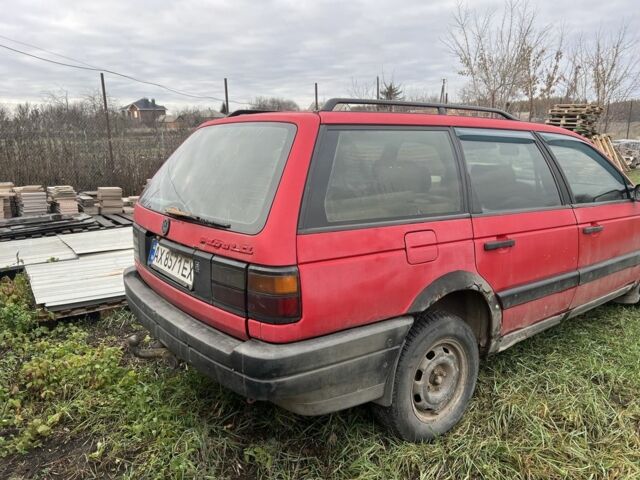 Красный Фольксваген Пассат Вариант, объемом двигателя 2 л и пробегом 340 тыс. км за 800 $, фото 1 на Automoto.ua