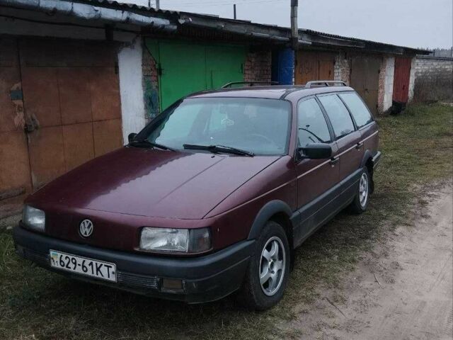 Красный Фольксваген Пассат Вариант, объемом двигателя 2 л и пробегом 565 тыс. км за 1906 $, фото 1 на Automoto.ua