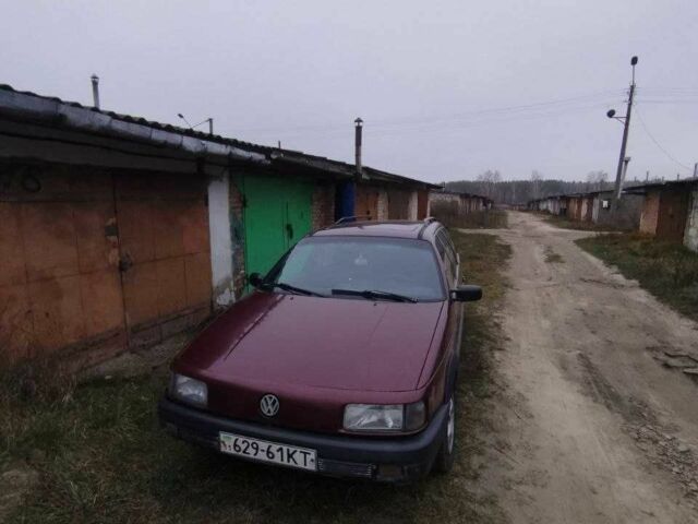 Красный Фольксваген Пассат Вариант, объемом двигателя 2 л и пробегом 565 тыс. км за 1906 $, фото 6 на Automoto.ua