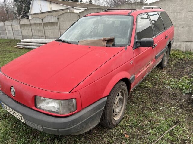 Красный Фольксваген Пассат Вариант, объемом двигателя 2 л и пробегом 340 тыс. км за 800 $, фото 3 на Automoto.ua