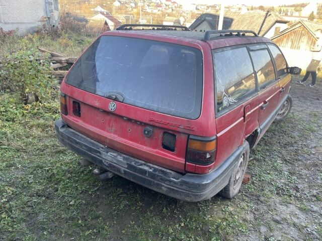 Красный Фольксваген Пассат Вариант, объемом двигателя 0 л и пробегом 300 тыс. км за 650 $, фото 1 на Automoto.ua