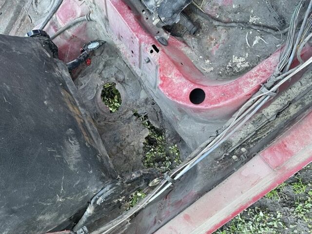 Красный Фольксваген Пассат Вариант, объемом двигателя 0 л и пробегом 300 тыс. км за 650 $, фото 16 на Automoto.ua