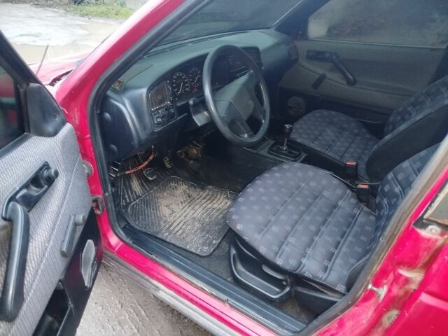 Красный Фольксваген Пассат Вариант, объемом двигателя 2 л и пробегом 380 тыс. км за 1700 $, фото 6 на Automoto.ua