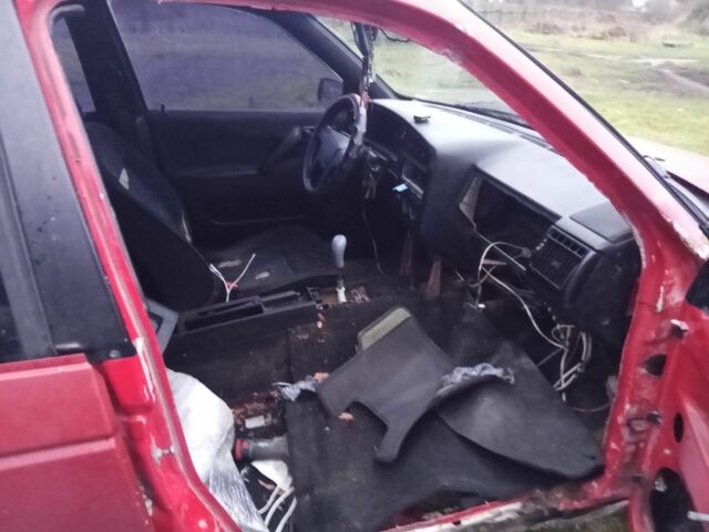 Червоний Фольксваген Пассат Варіант, об'ємом двигуна 1.9 л та пробігом 1000 тис. км за 800 $, фото 5 на Automoto.ua