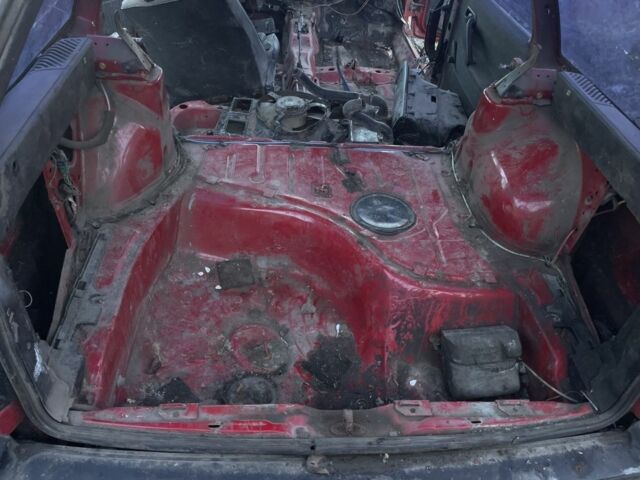 Красный Фольксваген Пассат Вариант, объемом двигателя 0 л и пробегом 300 тыс. км за 650 $, фото 19 на Automoto.ua