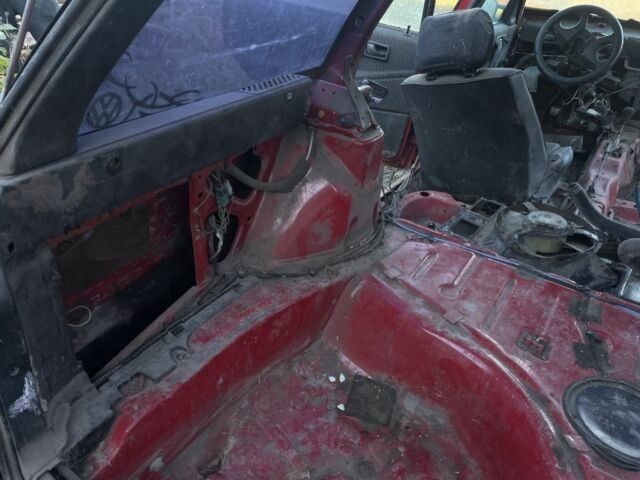 Красный Фольксваген Пассат Вариант, объемом двигателя 0 л и пробегом 300 тыс. км за 650 $, фото 18 на Automoto.ua