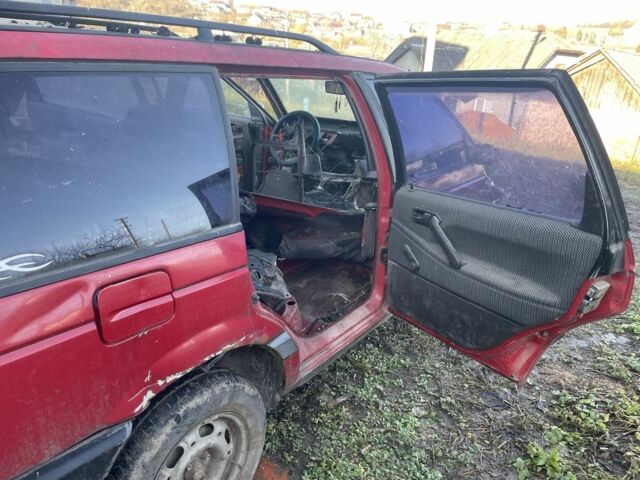 Красный Фольксваген Пассат Вариант, объемом двигателя 0 л и пробегом 300 тыс. км за 650 $, фото 2 на Automoto.ua