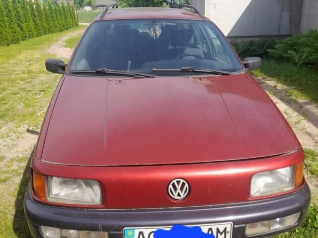 Фольксваген Пассат Вариант 1993 в Ковель на Automoto.ua Красный Фольксваген Пассат Вариант, объемом двигателя 2 л и пробегом 450 тыс. км за 1200 $, фото 2 на Automoto.ua