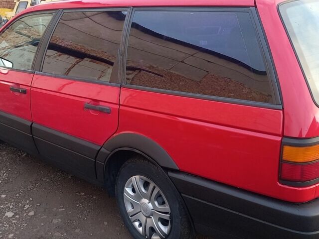 Червоний Фольксваген Пассат Варіант, об'ємом двигуна 1.8 л та пробігом 350 тис. км за 1200 $, фото 4 на Automoto.ua