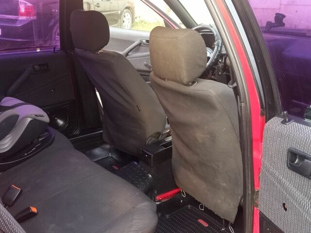 Червоний Фольксваген Пассат Варіант, об'ємом двигуна 1.8 л та пробігом 350 тис. км за 1200 $, фото 7 на Automoto.ua