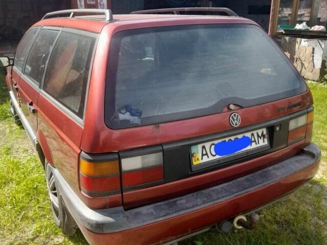 Фольксваген Пассат Вариант 1993 в Ковель на Automoto.ua Красный Фольксваген Пассат Вариант, объемом двигателя 2 л и пробегом 450 тыс. км за 1200 $, фото 1 на Automoto.ua
