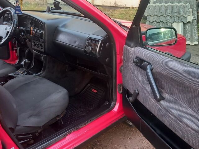 Червоний Фольксваген Пассат Варіант, об'ємом двигуна 1.8 л та пробігом 350 тис. км за 1200 $, фото 6 на Automoto.ua