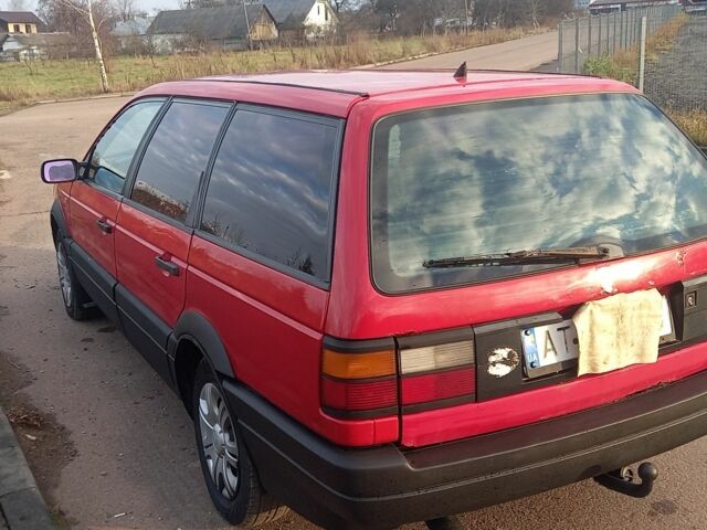 Червоний Фольксваген Пассат Варіант, об'ємом двигуна 1.8 л та пробігом 350 тис. км за 1200 $, фото 2 на Automoto.ua