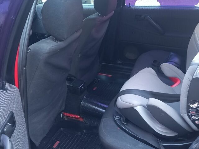 Червоний Фольксваген Пассат Варіант, об'ємом двигуна 1.8 л та пробігом 350 тис. км за 1200 $, фото 8 на Automoto.ua