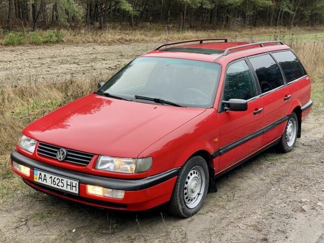 Червоний Фольксваген Пассат Варіант, об'ємом двигуна 1.8 л та пробігом 420 тис. км за 3350 $, фото 1 на Automoto.ua