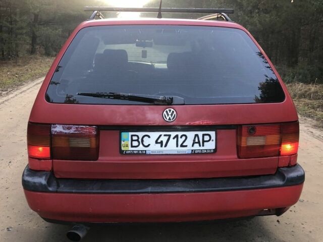Красный Фольксваген Пассат Вариант, объемом двигателя 1.8 л и пробегом 300 тыс. км за 950 $, фото 3 на Automoto.ua