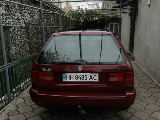 Красный Фольксваген Пассат Вариант, объемом двигателя 2 л и пробегом 10 тыс. км за 2500 $, фото 9 на Automoto.ua