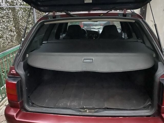 Красный Фольксваген Пассат Вариант, объемом двигателя 2 л и пробегом 10 тыс. км за 2500 $, фото 10 на Automoto.ua