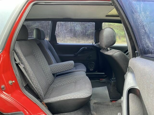 Червоний Фольксваген Пассат Варіант, об'ємом двигуна 1.8 л та пробігом 420 тис. км за 3350 $, фото 13 на Automoto.ua