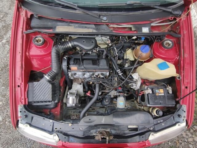 Червоний Фольксваген Пассат Варіант, об'ємом двигуна 1.8 л та пробігом 20 тис. км за 2900 $, фото 7 на Automoto.ua