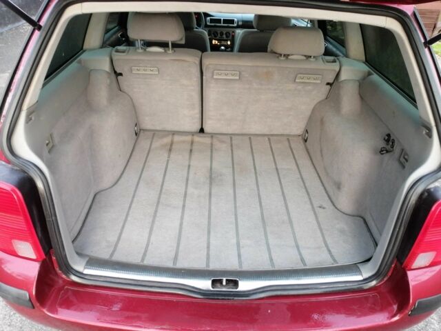 Червоний Фольксваген Пассат Варіант, об'ємом двигуна 1.8 л та пробігом 334 тис. км за 2650 $, фото 19 на Automoto.ua