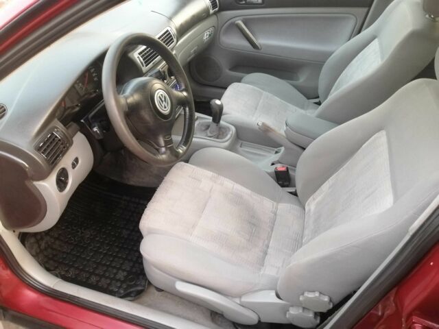 Червоний Фольксваген Пассат Варіант, об'ємом двигуна 1.8 л та пробігом 334 тис. км за 2650 $, фото 15 на Automoto.ua