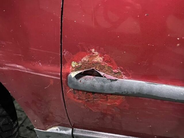 Червоний Фольксваген Пассат Варіант, об'ємом двигуна 1.9 л та пробігом 500 тис. км за 3300 $, фото 3 на Automoto.ua