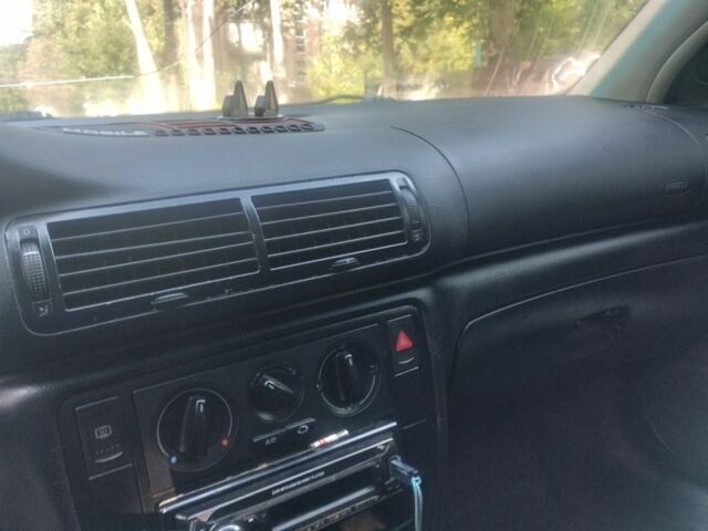 Красный Фольксваген Пассат Вариант, объемом двигателя 1.9 л и пробегом 320 тыс. км за 3324 $, фото 6 на Automoto.ua