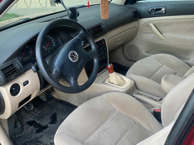 Красный Фольксваген Пассат Вариант, объемом двигателя 1.9 л и пробегом 430 тыс. км за 3299 $, фото 9 на Automoto.ua