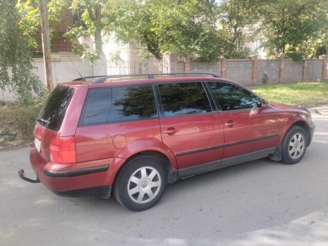 Красный Фольксваген Пассат Вариант, объемом двигателя 1.9 л и пробегом 320 тыс. км за 3324 $, фото 2 на Automoto.ua
