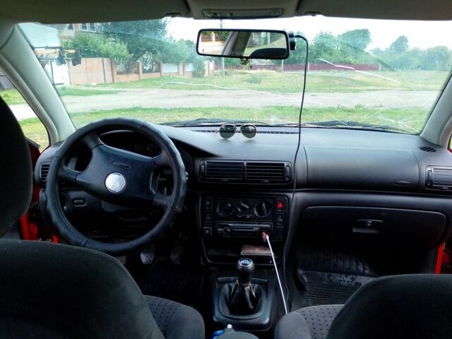 Червоний Фольксваген Пассат Варіант, об'ємом двигуна 1.8 л та пробігом 400 тис. км за 2700 $, фото 7 на Automoto.ua