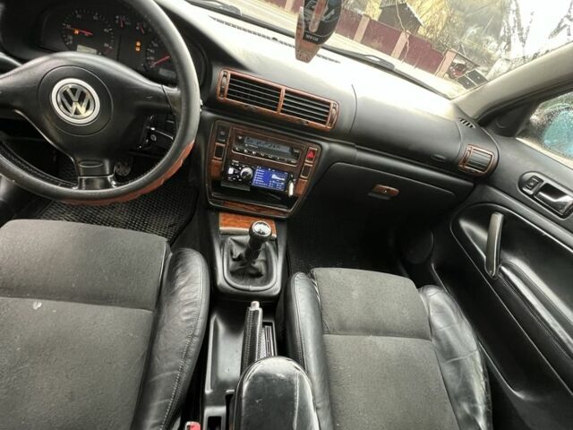 Красный Фольксваген Пассат Вариант, объемом двигателя 1.9 л и пробегом 373 тыс. км за 2799 $, фото 6 на Automoto.ua