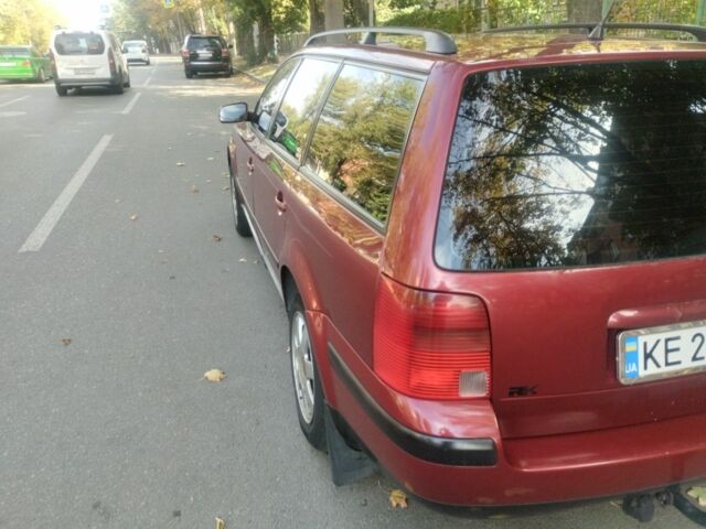 Красный Фольксваген Пассат Вариант, объемом двигателя 1.9 л и пробегом 320 тыс. км за 3324 $, фото 4 на Automoto.ua