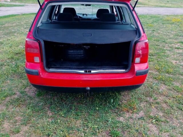 Червоний Фольксваген Пассат Варіант, об'ємом двигуна 1.8 л та пробігом 400 тис. км за 2700 $, фото 6 на Automoto.ua