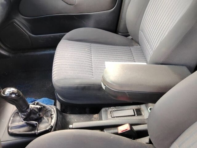 Червоний Фольксваген Пассат Варіант, об'ємом двигуна 1.9 л та пробігом 312 тис. км за 2053 $, фото 5 на Automoto.ua