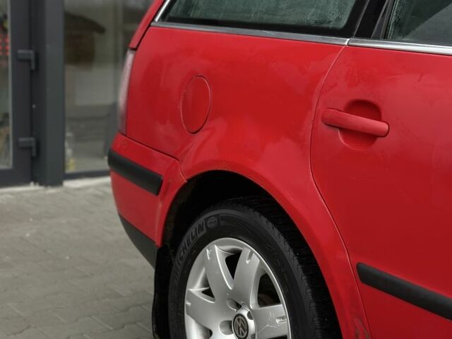 Красный Фольксваген Пассат Вариант, объемом двигателя 1.9 л и пробегом 335 тыс. км за 2900 $, фото 5 на Automoto.ua