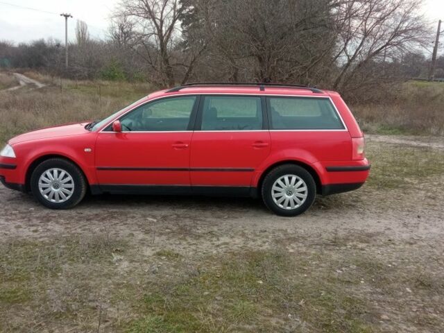 Красный Фольксваген Пассат Вариант, объемом двигателя 1.9 л и пробегом 300 тыс. км за 2300 $, фото 5 на Automoto.ua