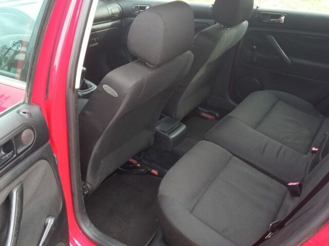 Красный Фольксваген Пассат Вариант, объемом двигателя 1.9 л и пробегом 300 тыс. км за 2300 $, фото 7 на Automoto.ua