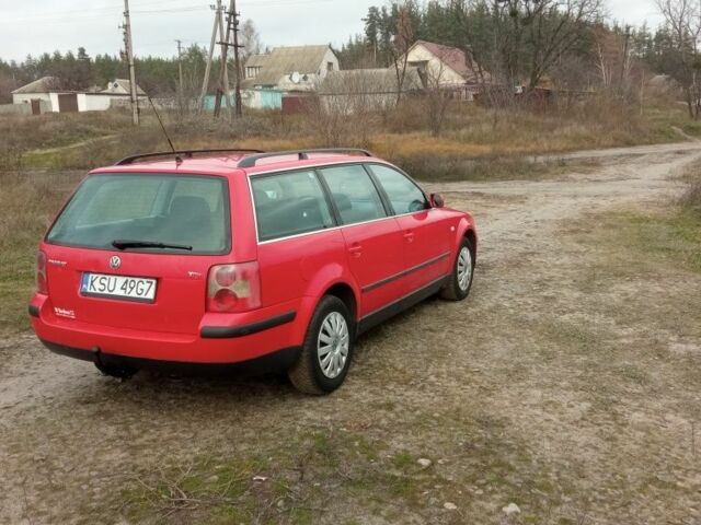 Красный Фольксваген Пассат Вариант, объемом двигателя 1.9 л и пробегом 300 тыс. км за 2300 $, фото 4 на Automoto.ua