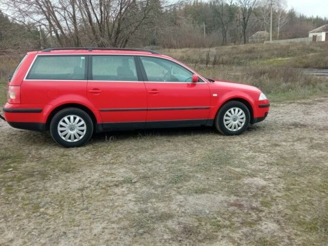 Красный Фольксваген Пассат Вариант, объемом двигателя 1.9 л и пробегом 300 тыс. км за 2300 $, фото 3 на Automoto.ua