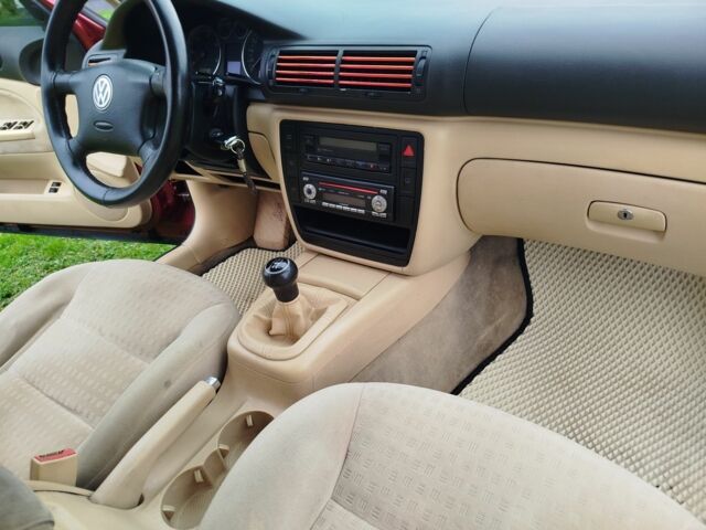 Фольксваген Пассат Вариант 2003 в Ковель на Automoto.ua Красный Фольксваген Пассат Вариант, объемом двигателя 1.9 л и пробегом 350 тыс. км за 3700 $, фото 16 на Automoto.ua