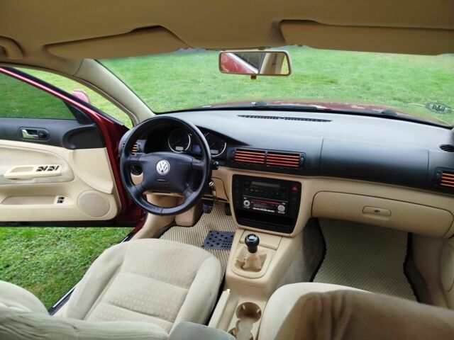 Фольксваген Пассат Вариант 2003 в Ковель на Automoto.ua Красный Фольксваген Пассат Вариант, объемом двигателя 1.9 л и пробегом 350 тыс. км за 3700 $, фото 15 на Automoto.ua