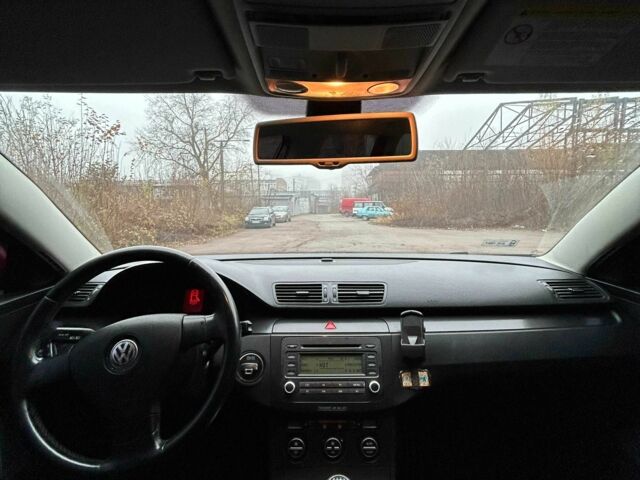 Красный Фольксваген Пассат Вариант, объемом двигателя 1.6 л и пробегом 242 тыс. км за 4500 $, фото 11 на Automoto.ua