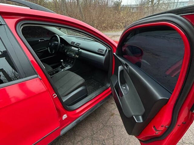 Красный Фольксваген Пассат Вариант, объемом двигателя 1.6 л и пробегом 242 тыс. км за 4500 $, фото 13 на Automoto.ua