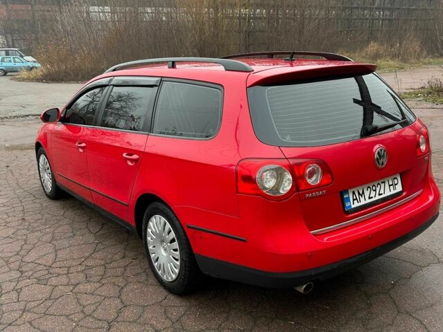 Красный Фольксваген Пассат Вариант, объемом двигателя 1.6 л и пробегом 242 тыс. км за 4500 $, фото 2 на Automoto.ua