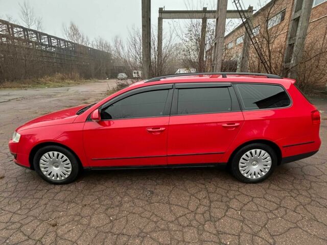 Красный Фольксваген Пассат Вариант, объемом двигателя 1.6 л и пробегом 242 тыс. км за 4500 $, фото 1 на Automoto.ua