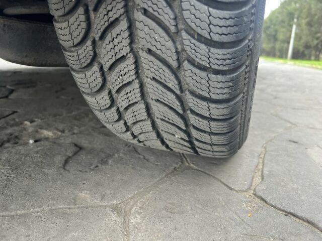 Червоний Фольксваген Пассат Варіант, об'ємом двигуна 1.6 л та пробігом 290 тис. км за 5000 $, фото 5 на Automoto.ua