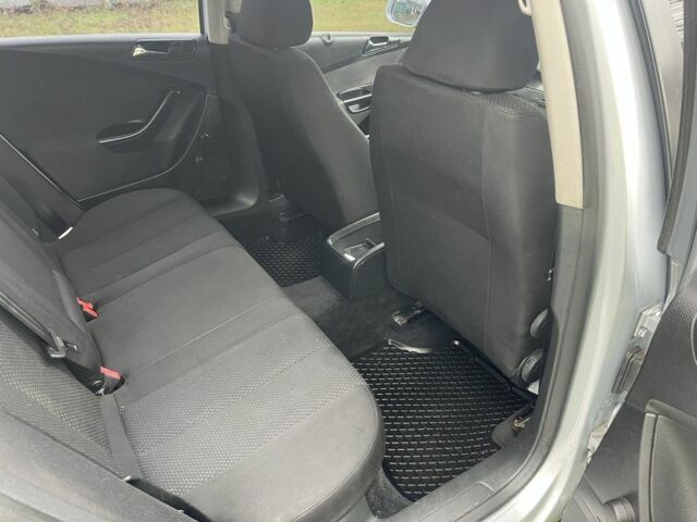 Красный Фольксваген Пассат Вариант, объемом двигателя 0 л и пробегом 400 тыс. км за 4400 $, фото 9 на Automoto.ua